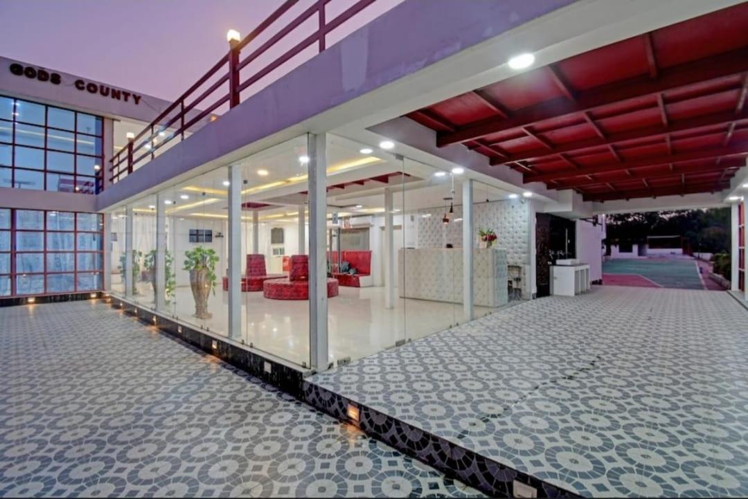 טארפית Gods County. Resort & Banquets מראה חיצוני תמונה